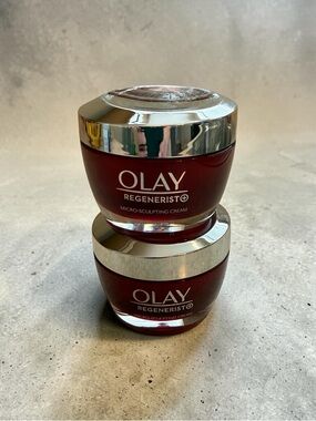 🫶🏻 OLAY Regenerist Micro-Sculpting Cream - Deep Red with Silver Lid